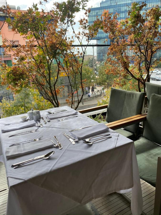 Ebel Boutique Hotel 티라나 외부 사진