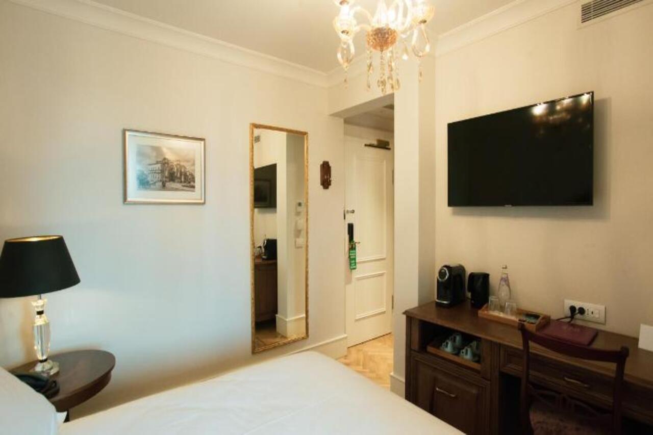 Ebel Boutique Hotel 티라나 외부 사진