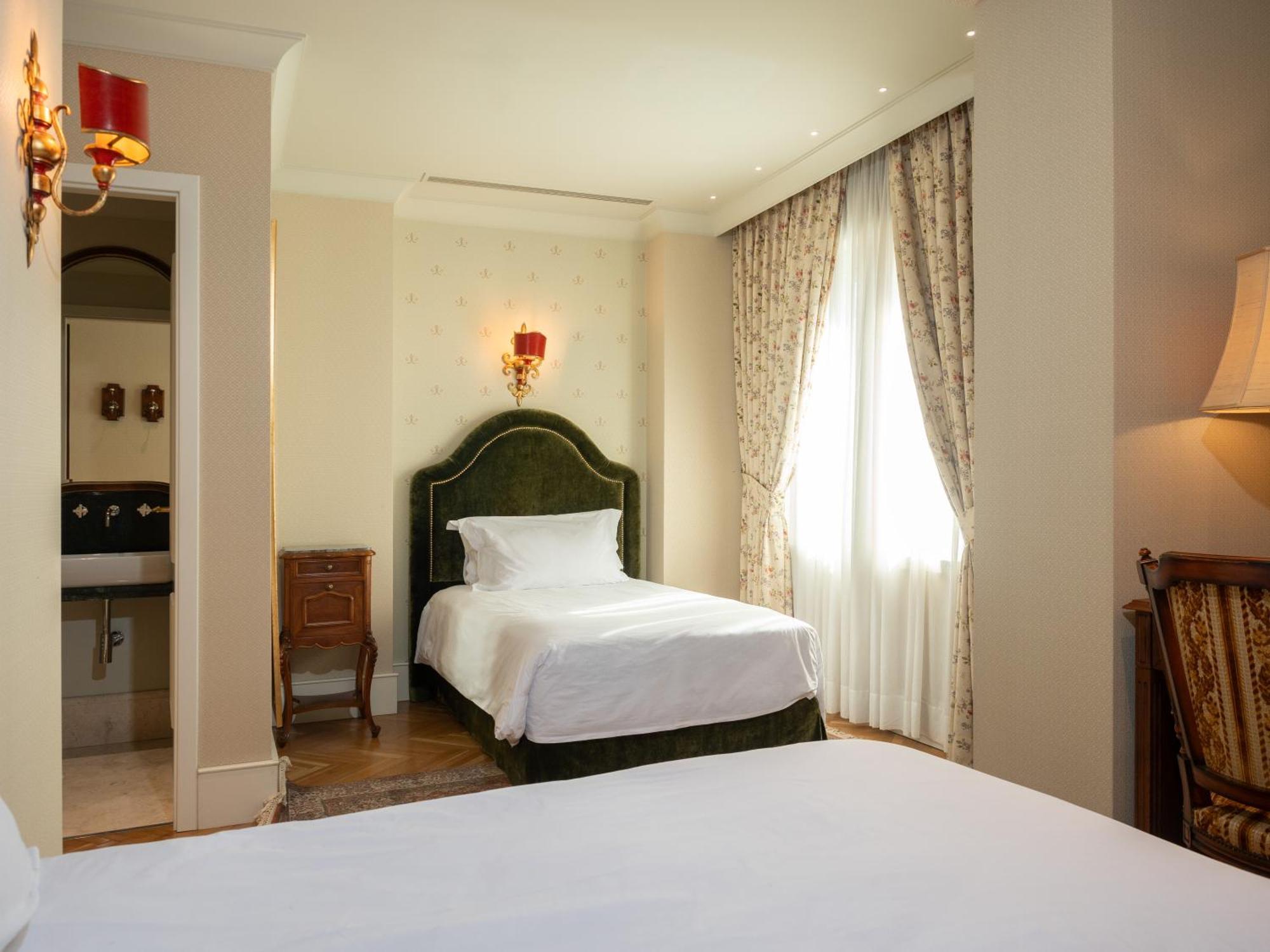 Ebel Boutique Hotel 티라나 외부 사진
