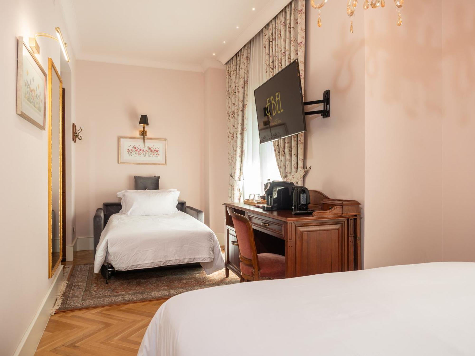 Ebel Boutique Hotel 티라나 외부 사진