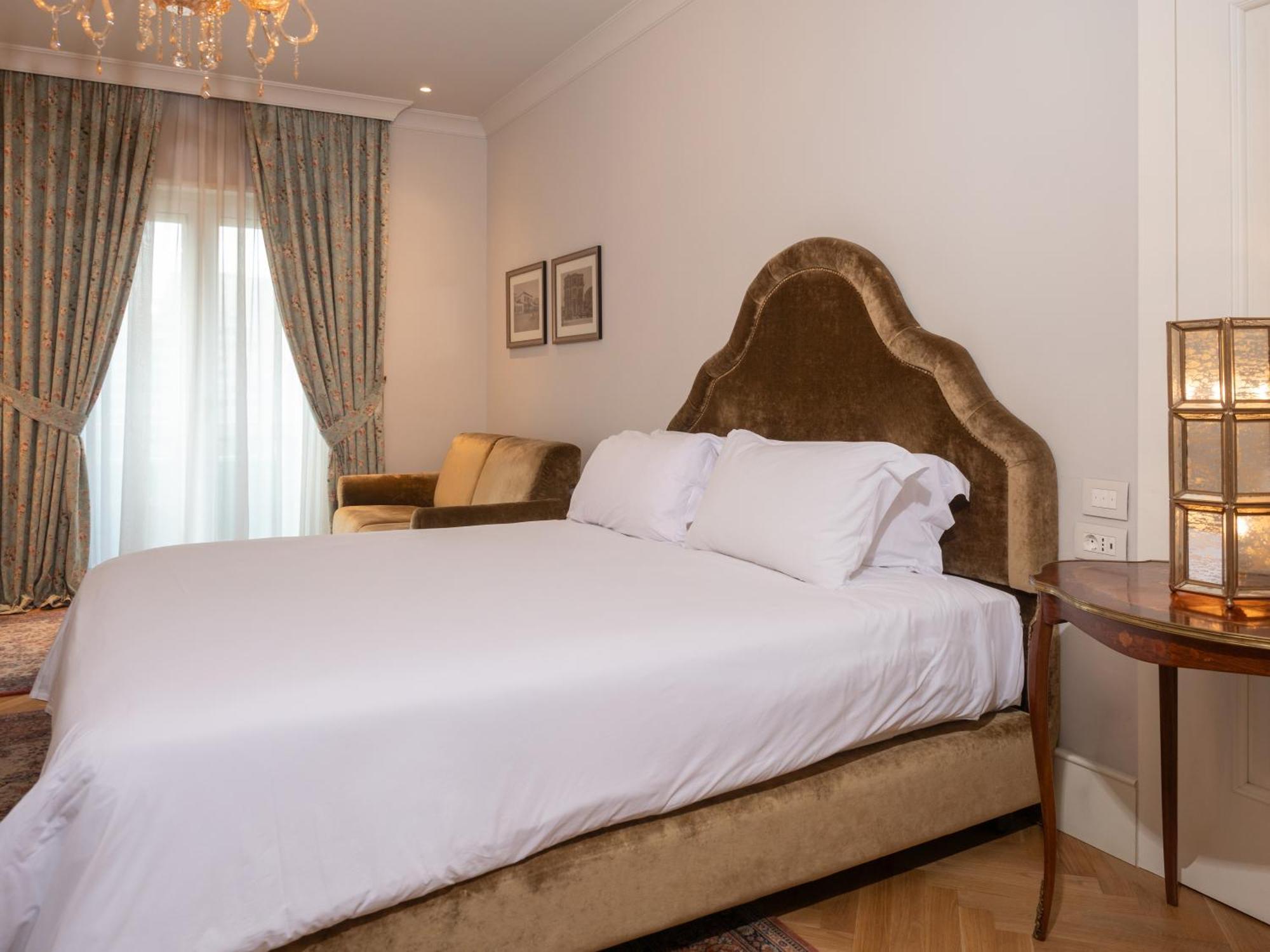Ebel Boutique Hotel 티라나 외부 사진