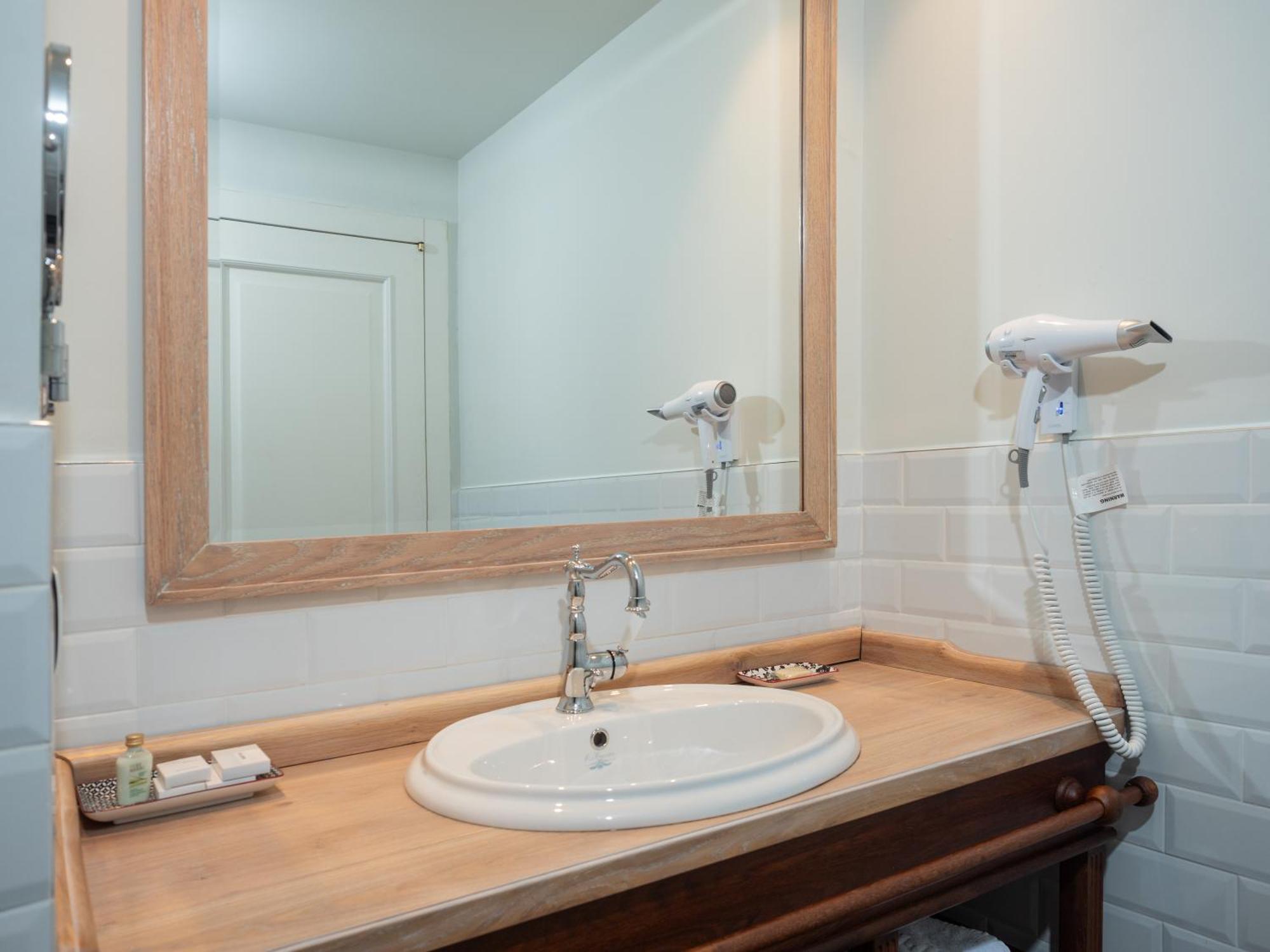 Ebel Boutique Hotel 티라나 외부 사진