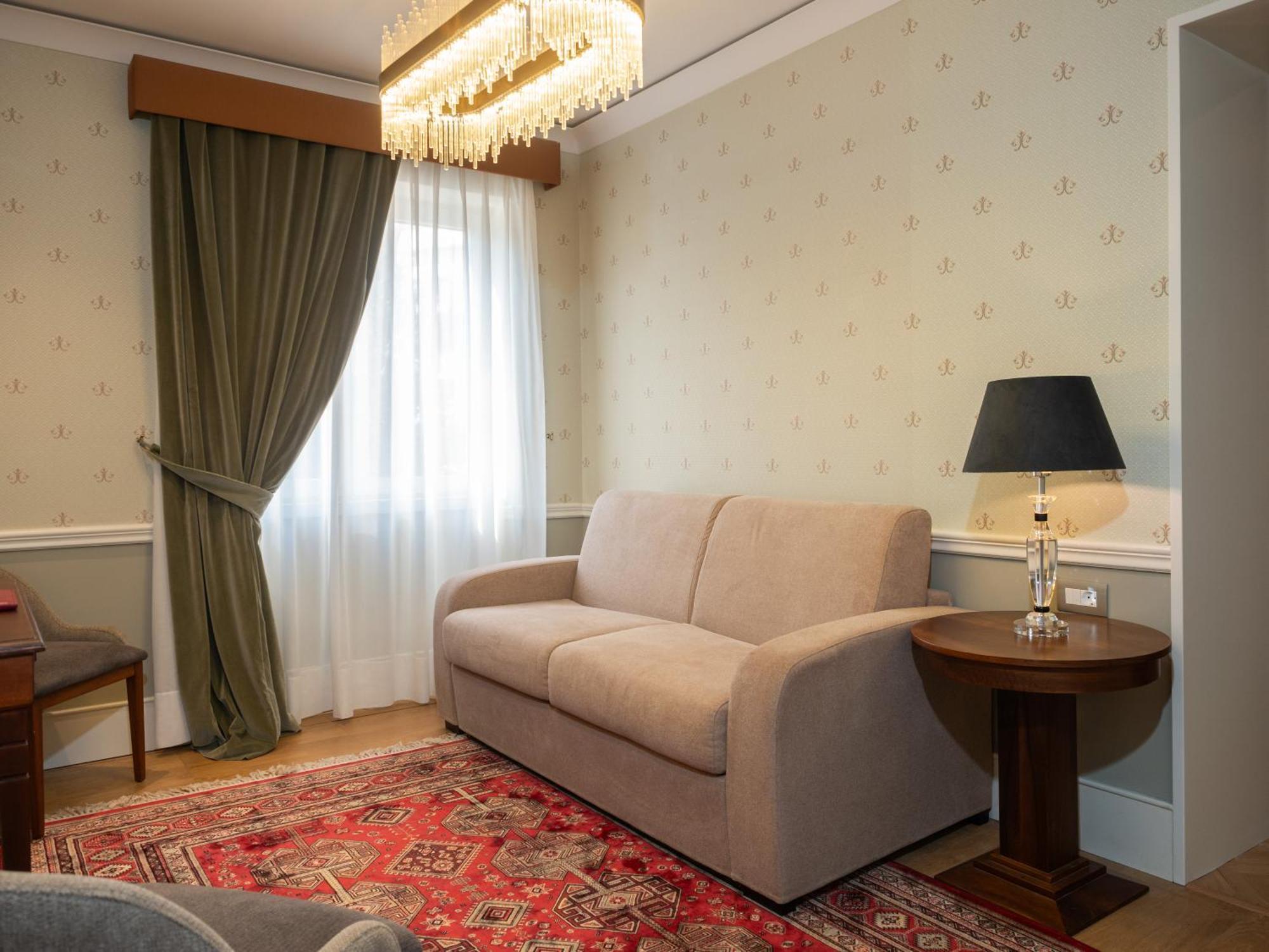 Ebel Boutique Hotel 티라나 외부 사진