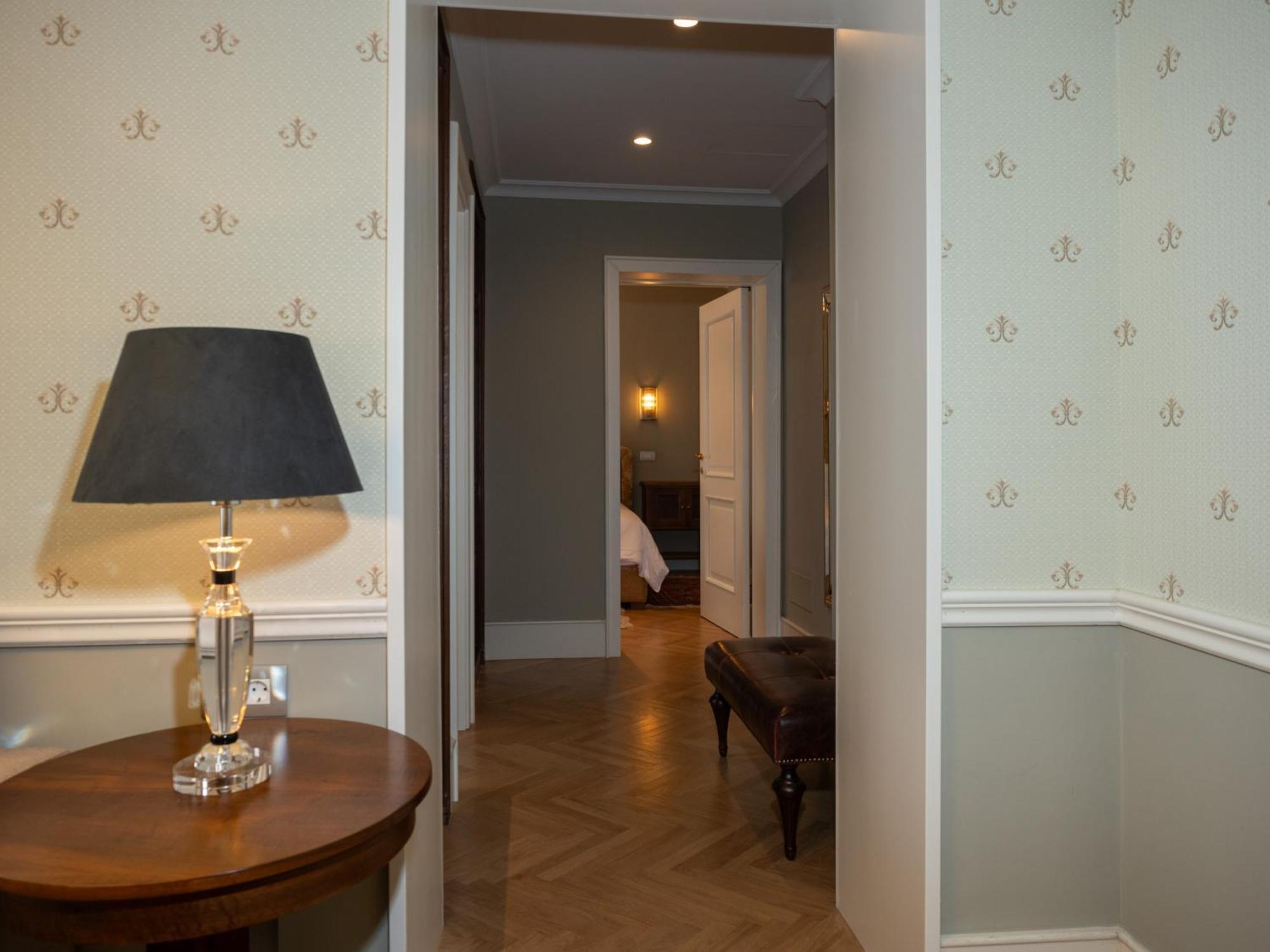 Ebel Boutique Hotel 티라나 외부 사진