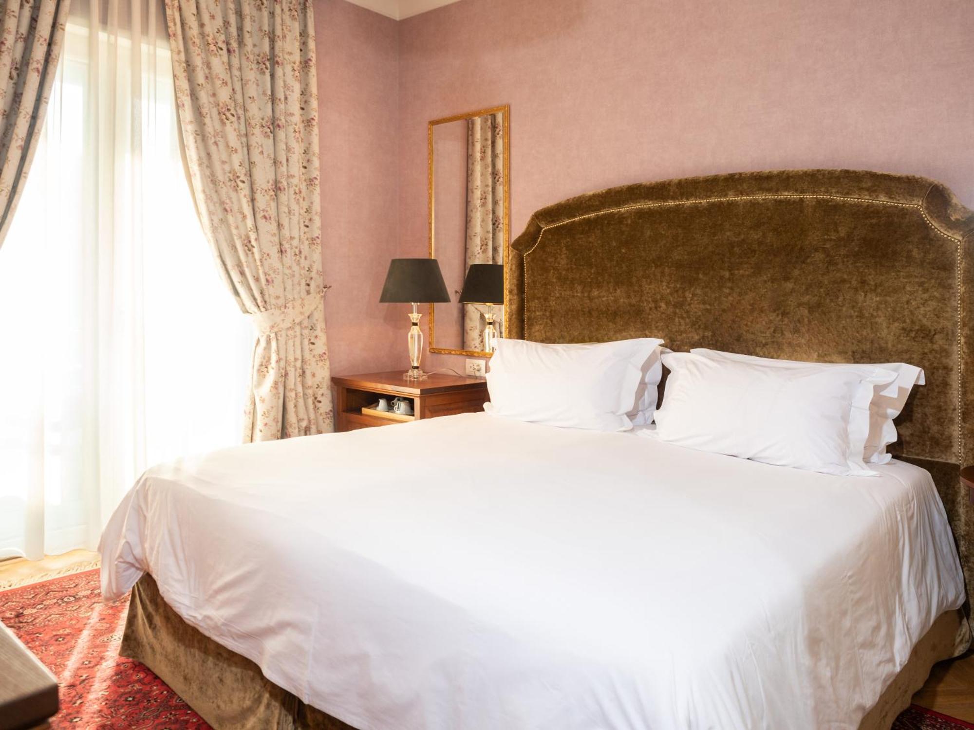 Ebel Boutique Hotel 티라나 외부 사진
