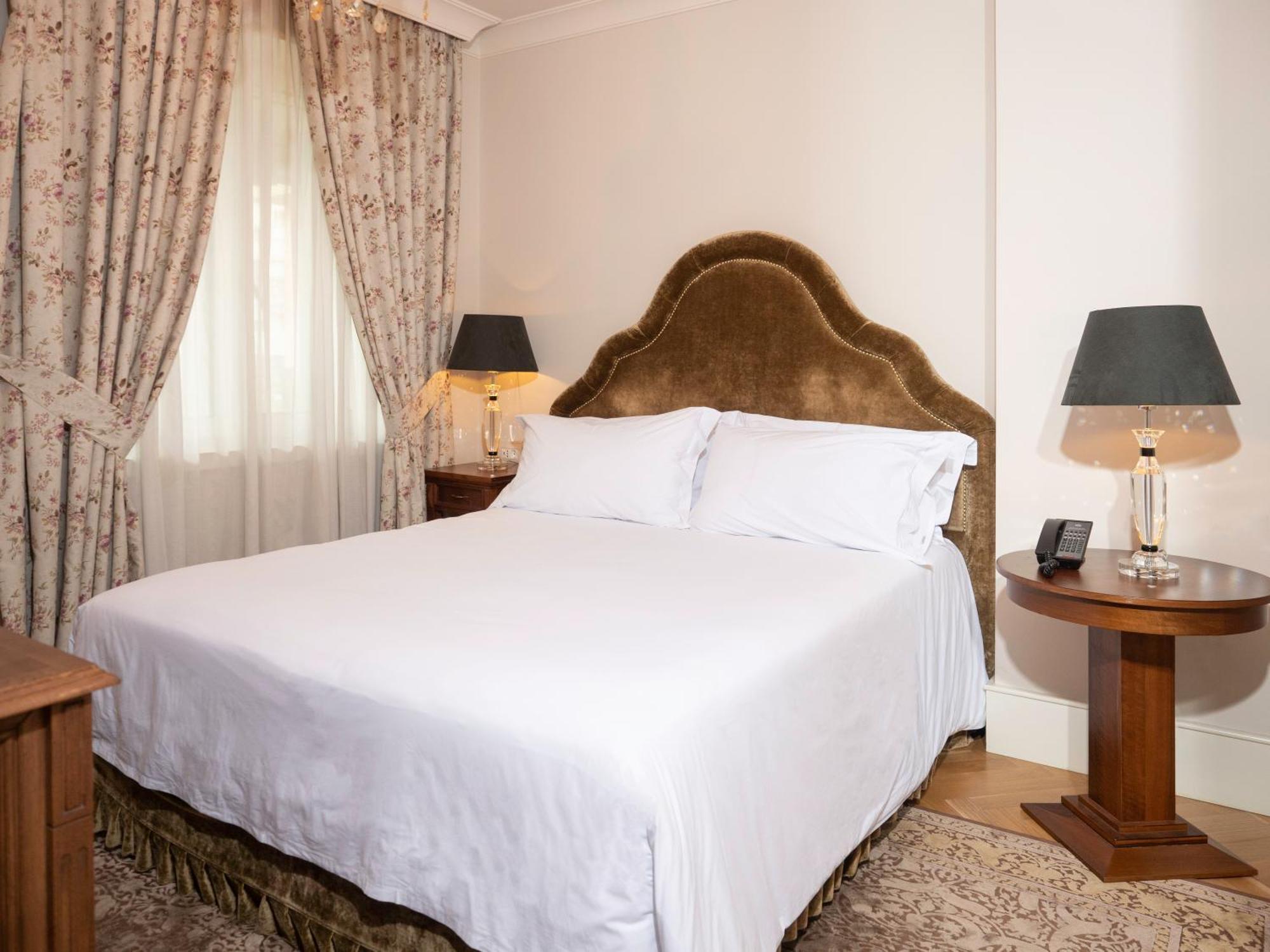 Ebel Boutique Hotel 티라나 외부 사진