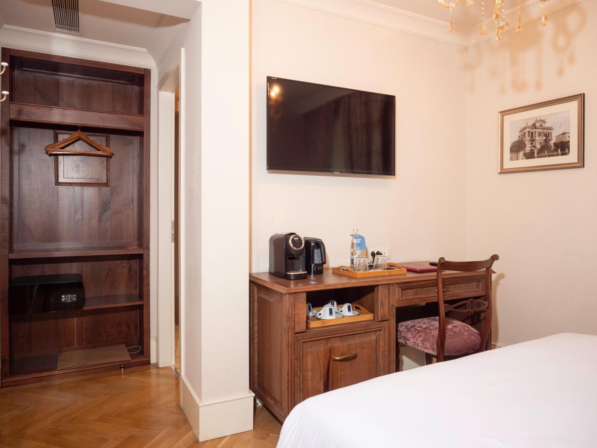 Ebel Boutique Hotel 티라나 외부 사진