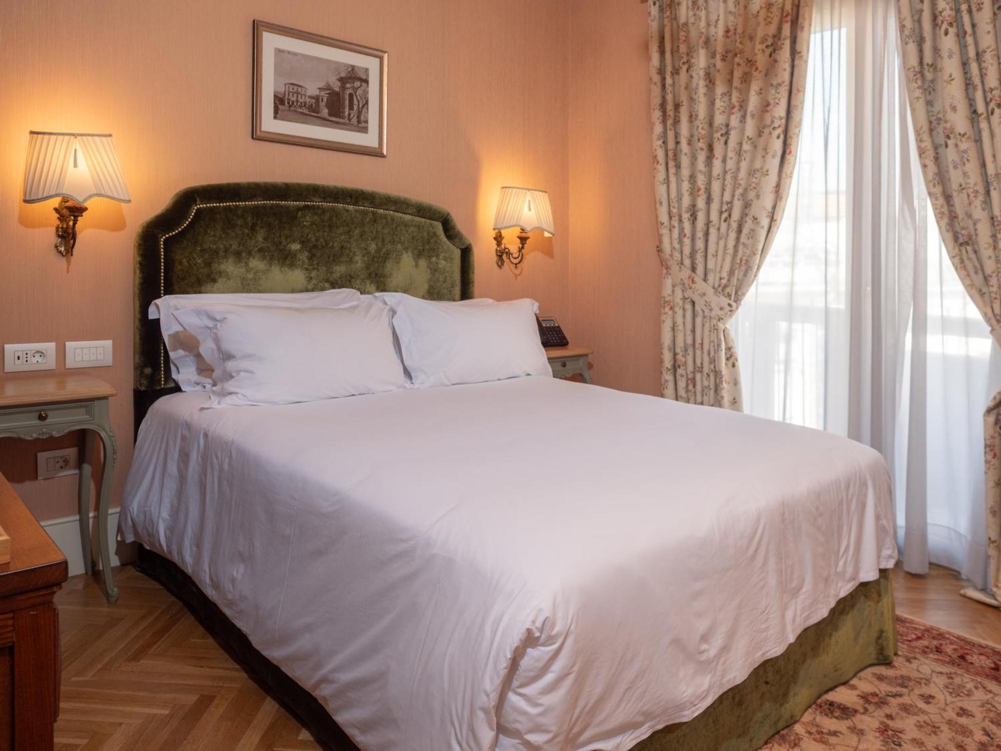 Ebel Boutique Hotel 티라나 외부 사진